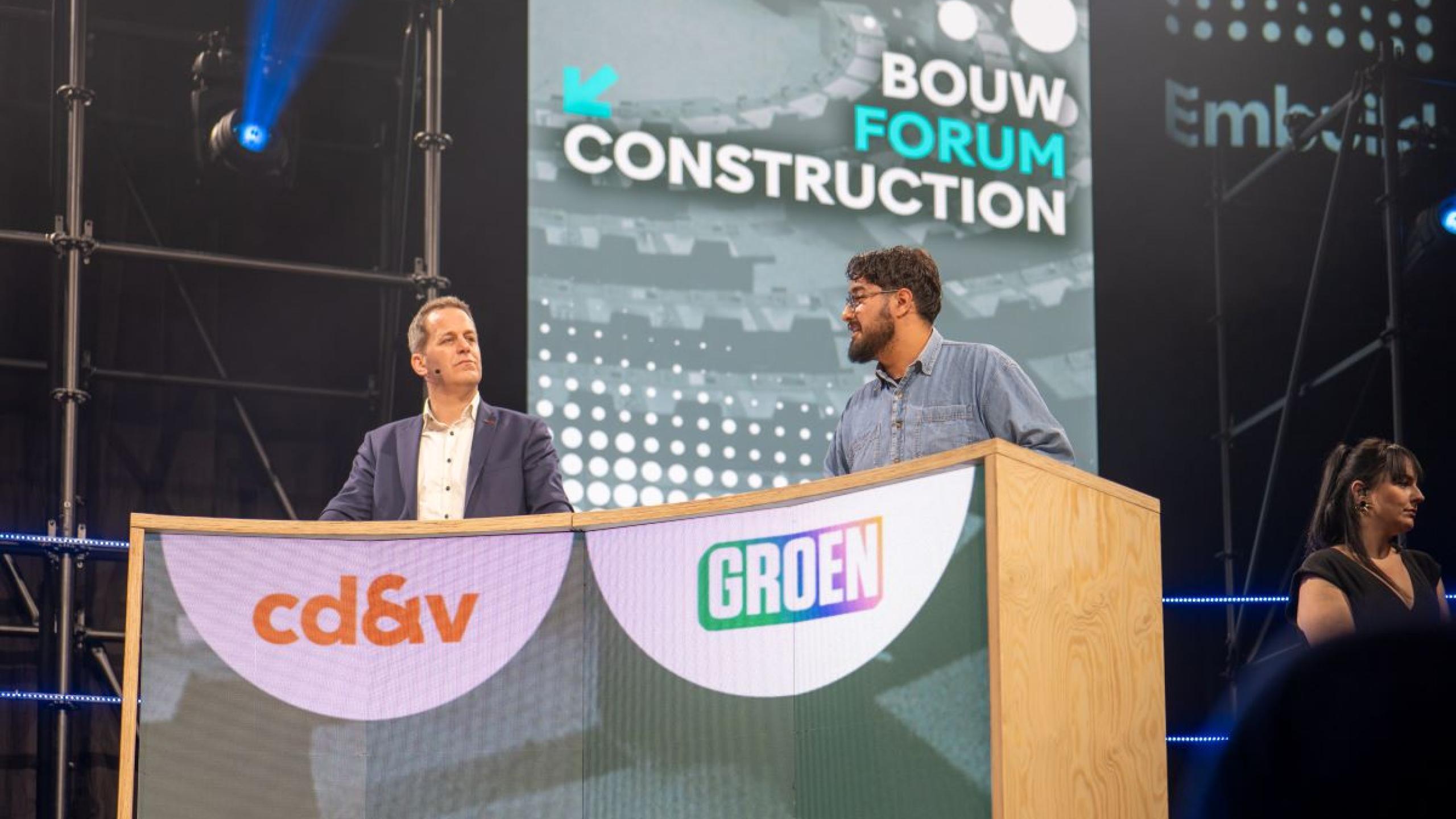 Politici CD&V en Groen op podium.